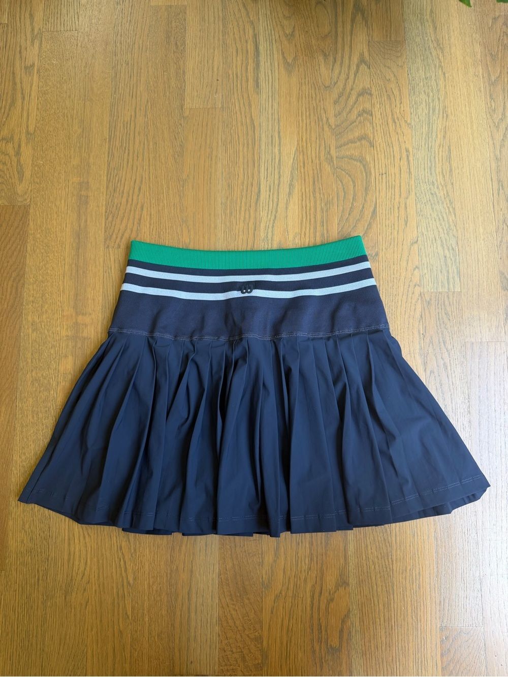 Wilson Midtown Tennis Skirt Classic Navy / Club Green Lined Pleated size Large - Picture 3 of 10
